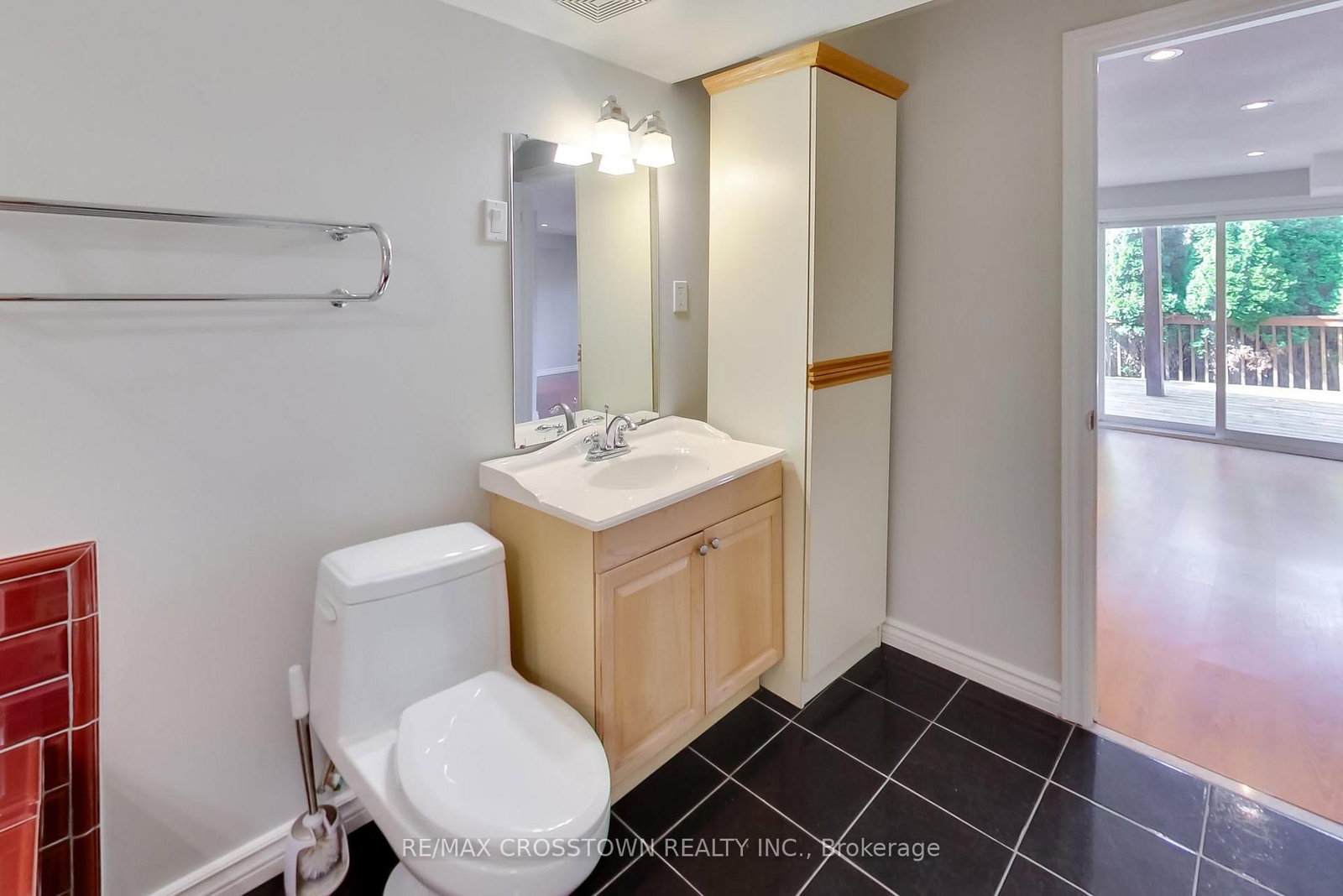 50 Petermann Street • Aurora, ON photo 40