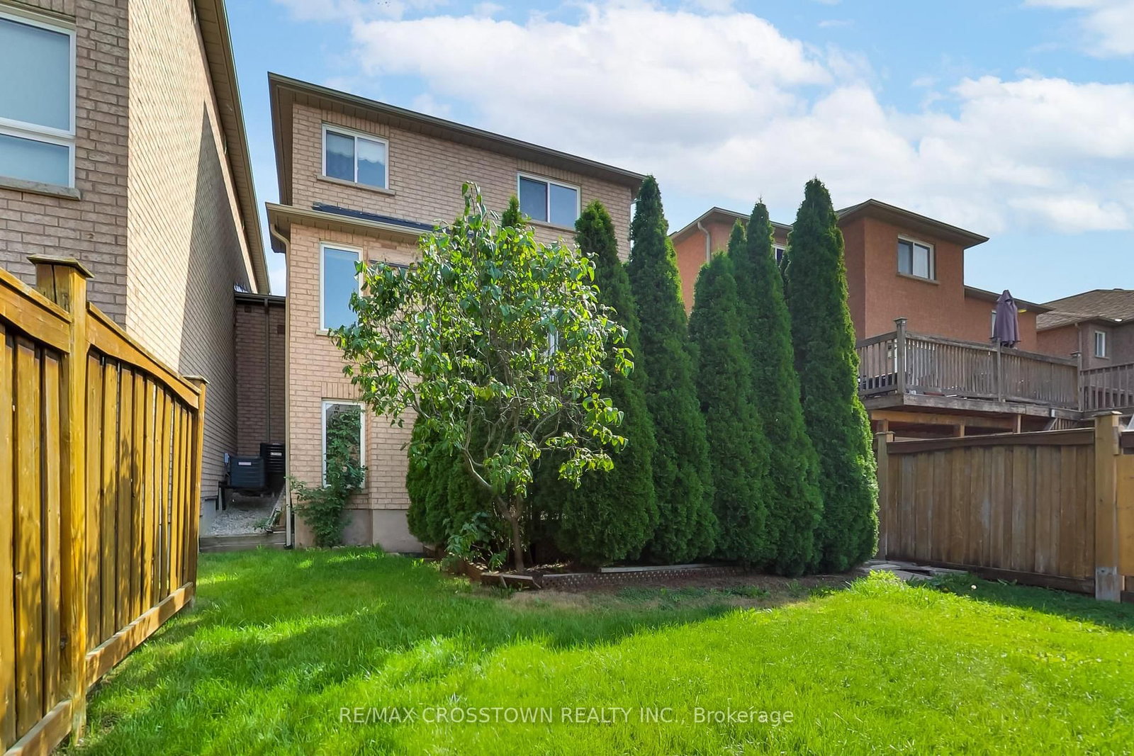 50 Petermann Street • Aurora, ON photo 45