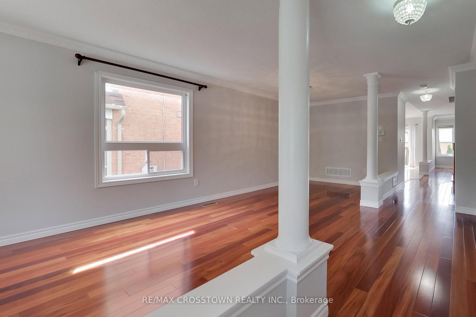 50 Petermann Street • Aurora, ON photo 6
