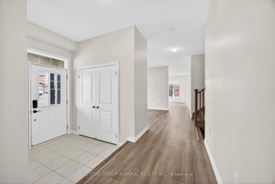 2237 Grainger Loop • Innisfil, ON photo 5