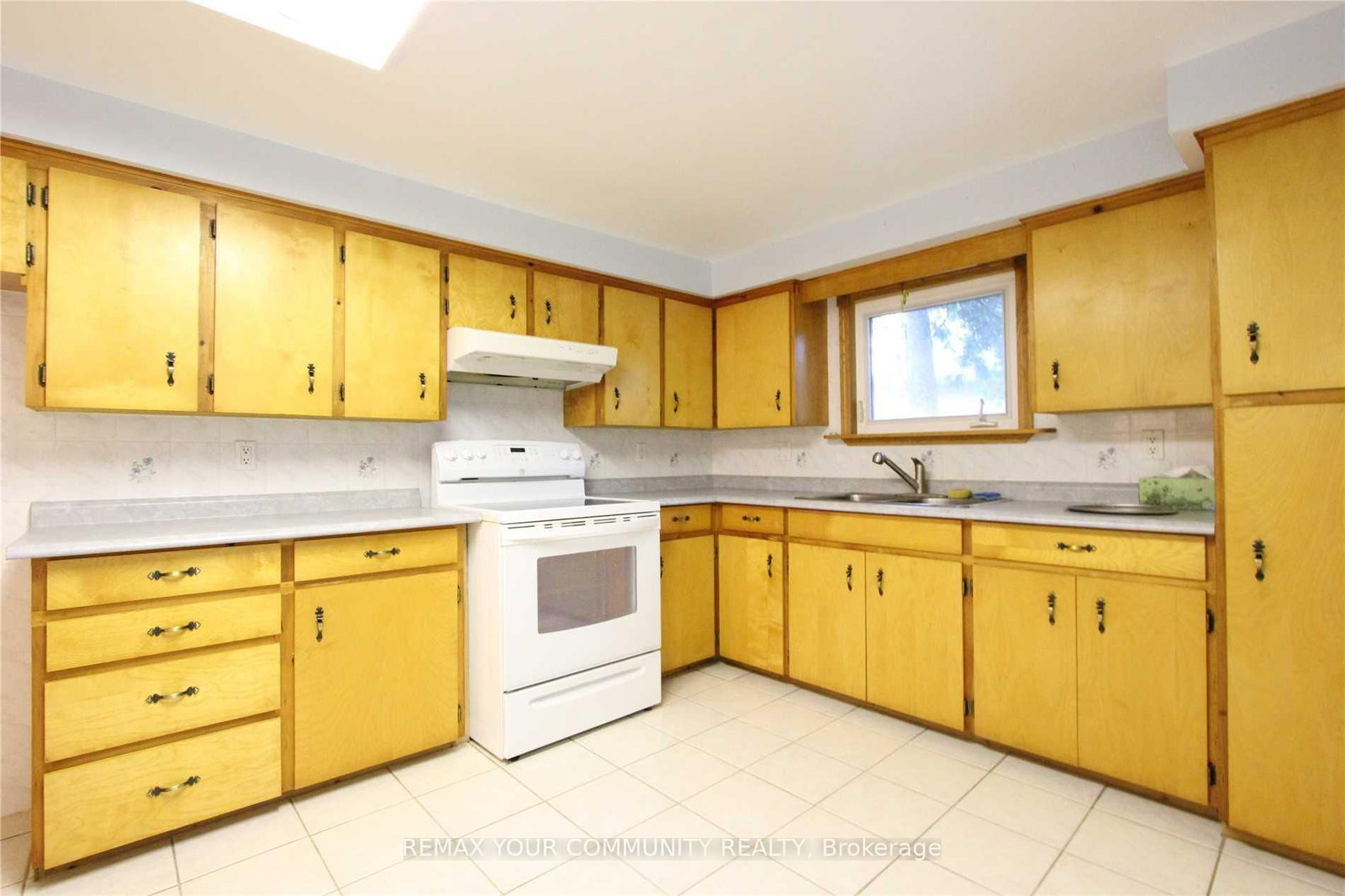 184 Riverbank Drive • Georgina, ON photo 5