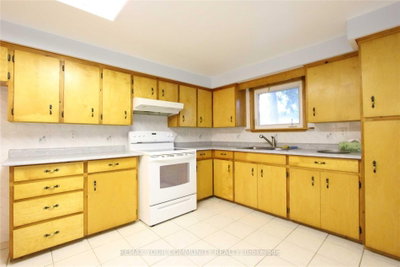 184 Riverbank Drive • Georgina, ON photo 5