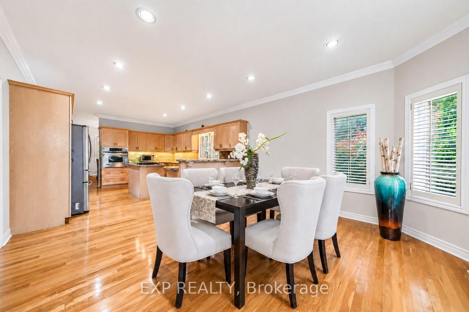 16 Hill Top Trail • Whitchurch-Stouffville, ON photo 11
