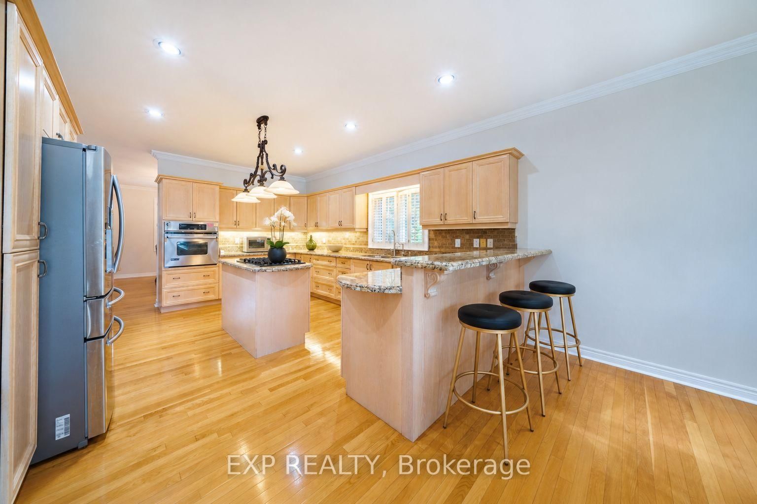 16 Hill Top Trail • Whitchurch-Stouffville, ON photo 15