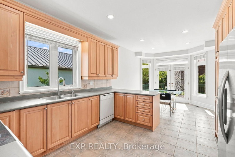 33 Valleyford Avenue