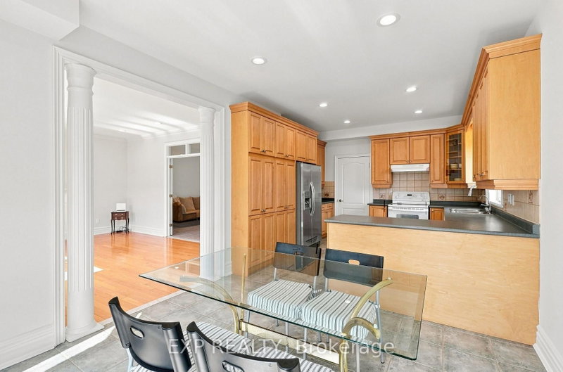 33 Valleyford Avenue
