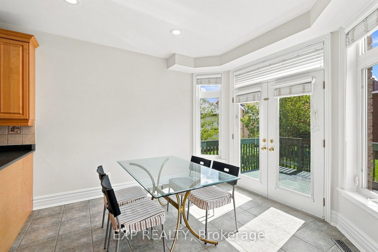 33 Valleyford Avenue • Richmond Hill, ON photo 6