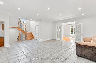 33 Valleyford Avenue • Richmond Hill, ON photo 9