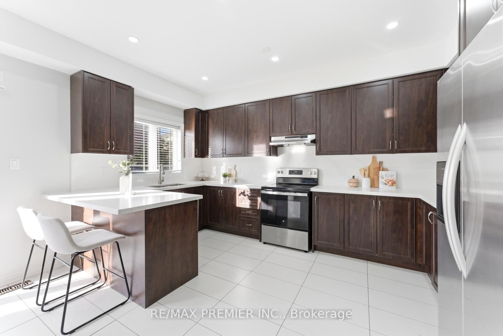 122 Mckenzie Way • Bradford West Gwillimbury, ON photo 14