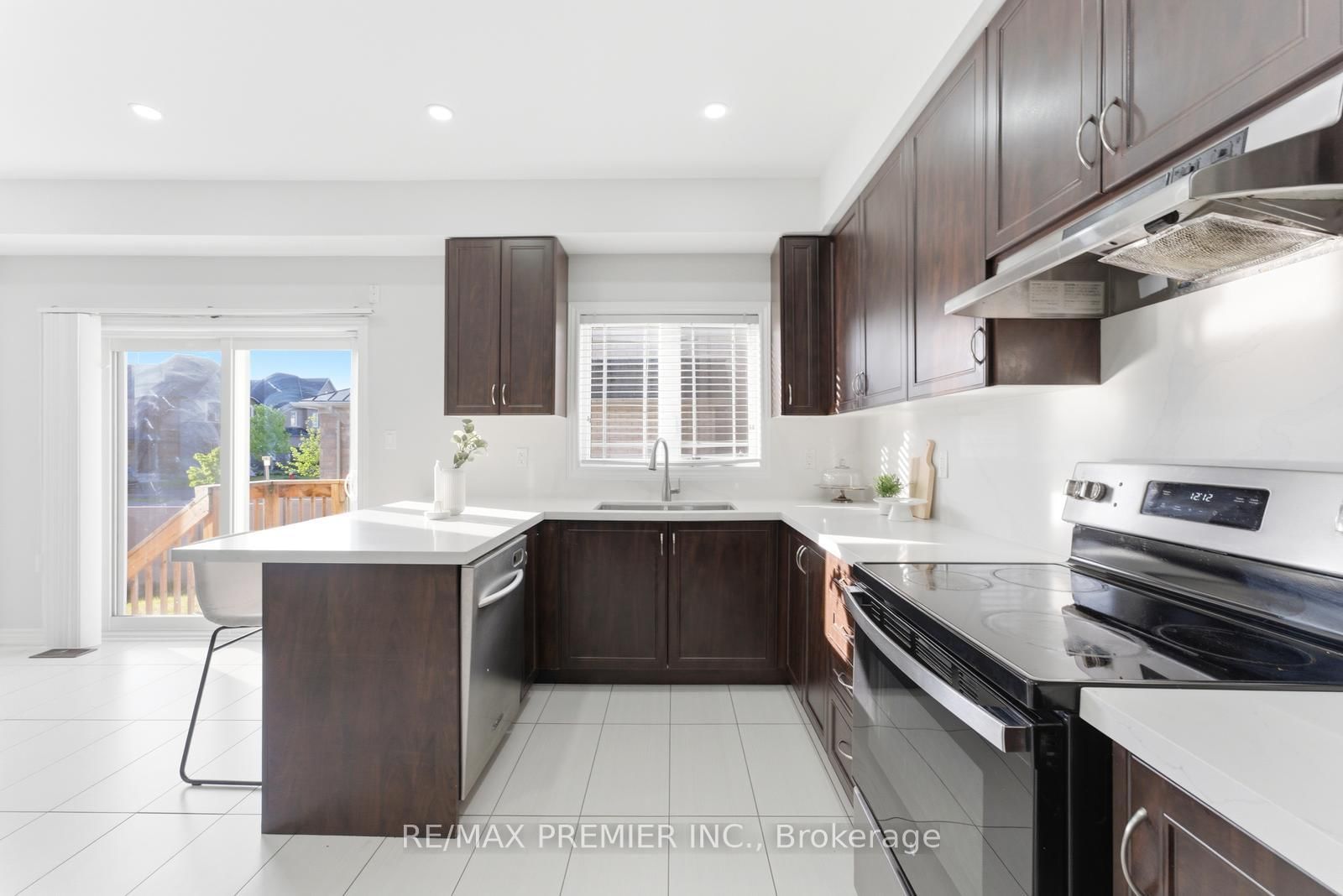122 Mckenzie Way • Bradford West Gwillimbury, ON photo 15