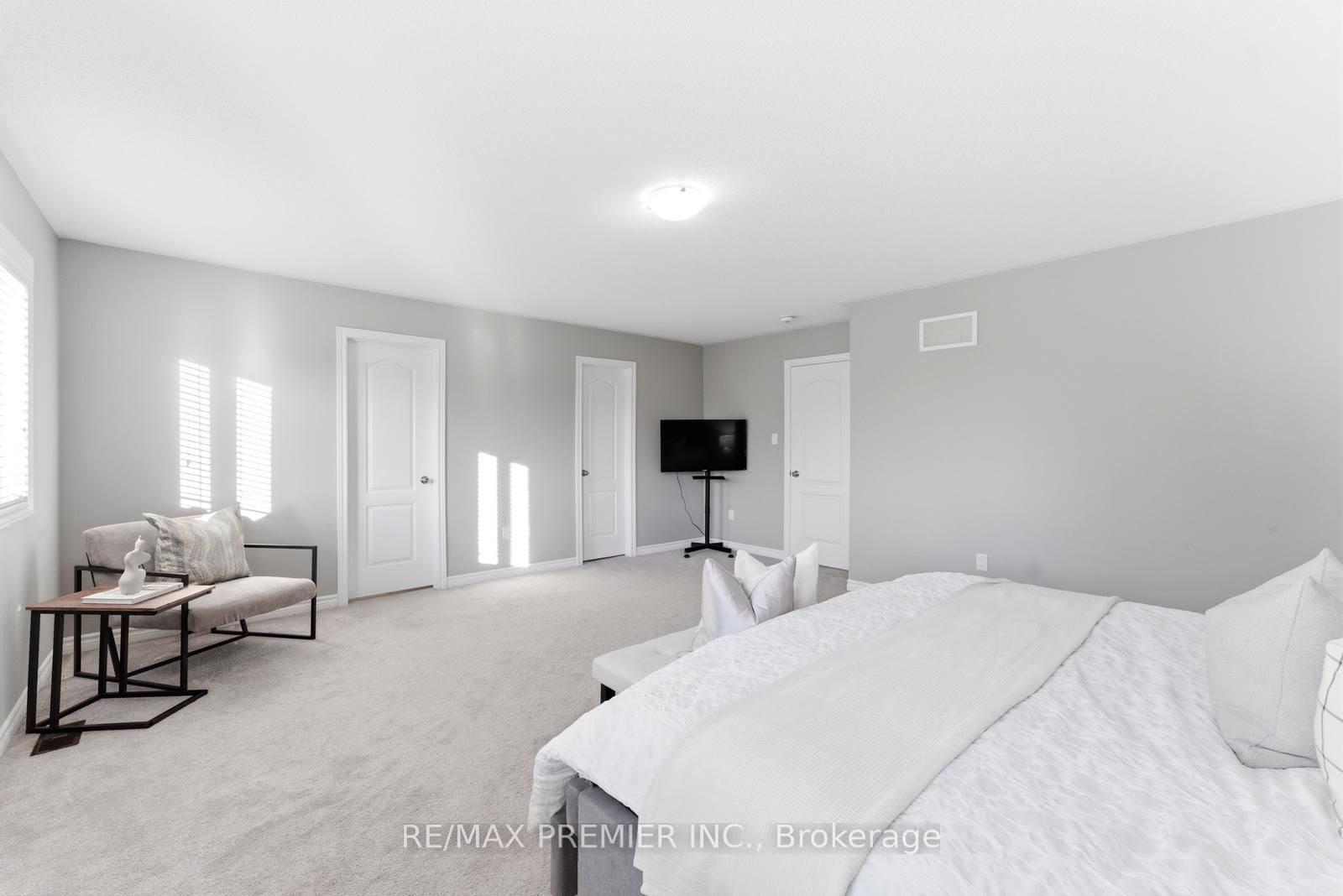 122 Mckenzie Way • Bradford West Gwillimbury, ON photo 27