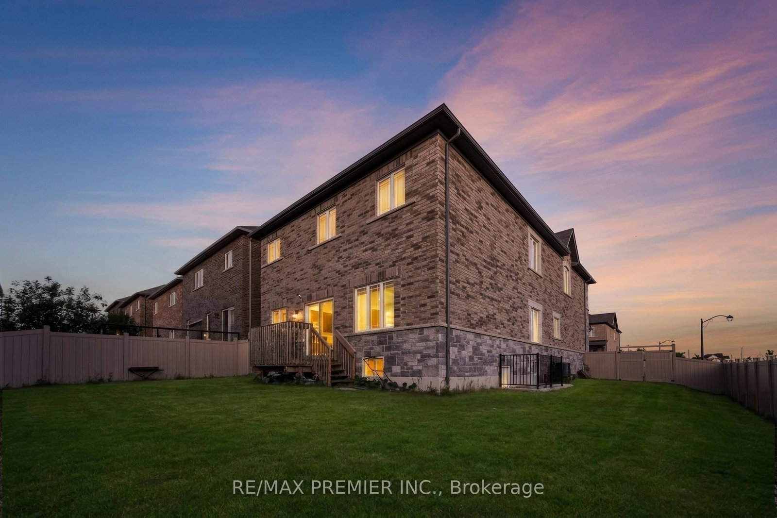 122 Mckenzie Way • Bradford West Gwillimbury, ON photo 44