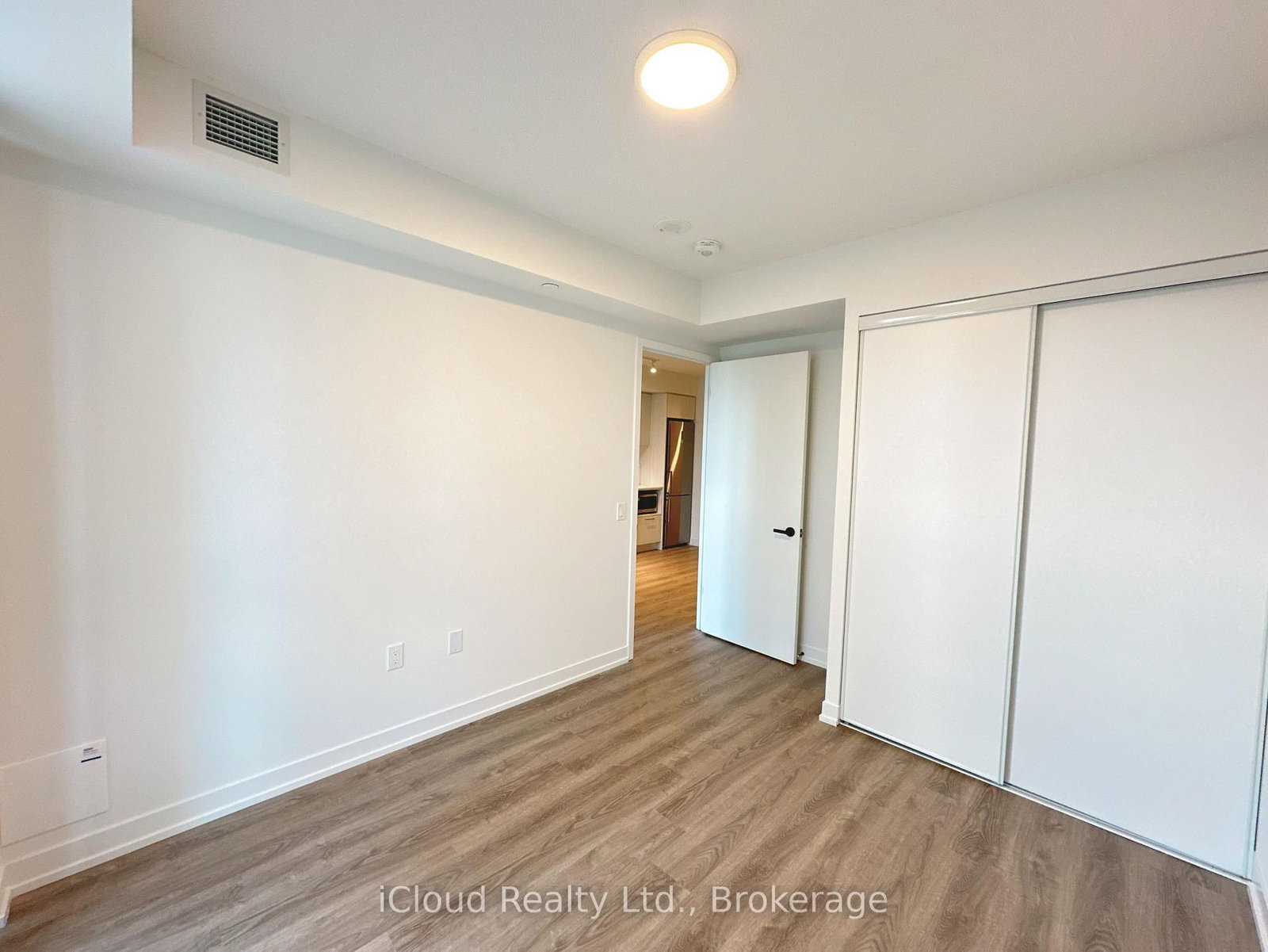 1016-195 Commerce St, Vaughan, view 17
