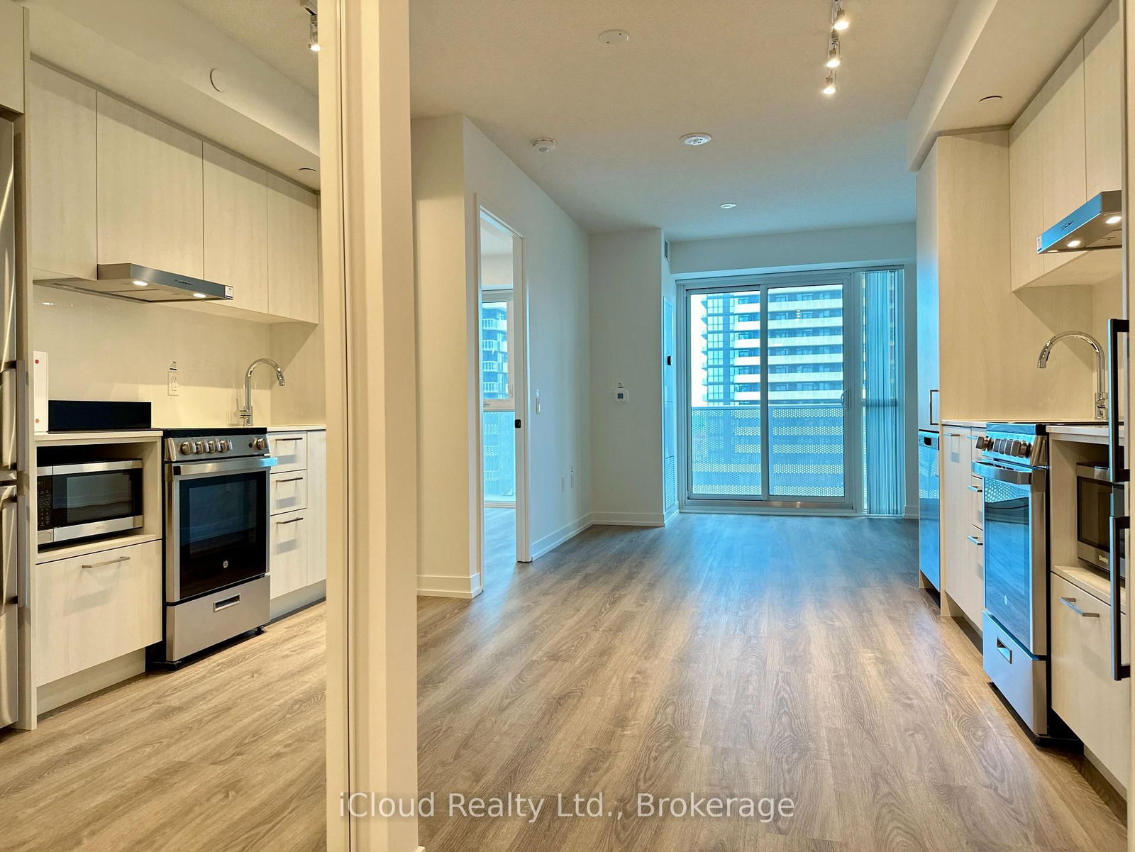 1016-195 Commerce St, Vaughan, view 9