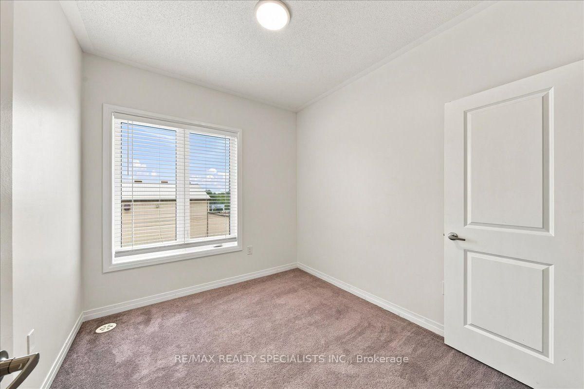 220 Dissette Street • #13 • Bradford West Gwillimbury, ON photo 21