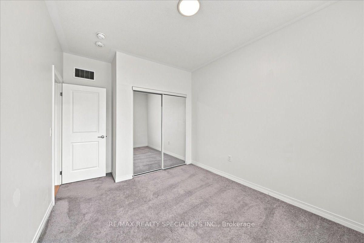 220 Dissette Street • #13 • Bradford West Gwillimbury, ON photo 24