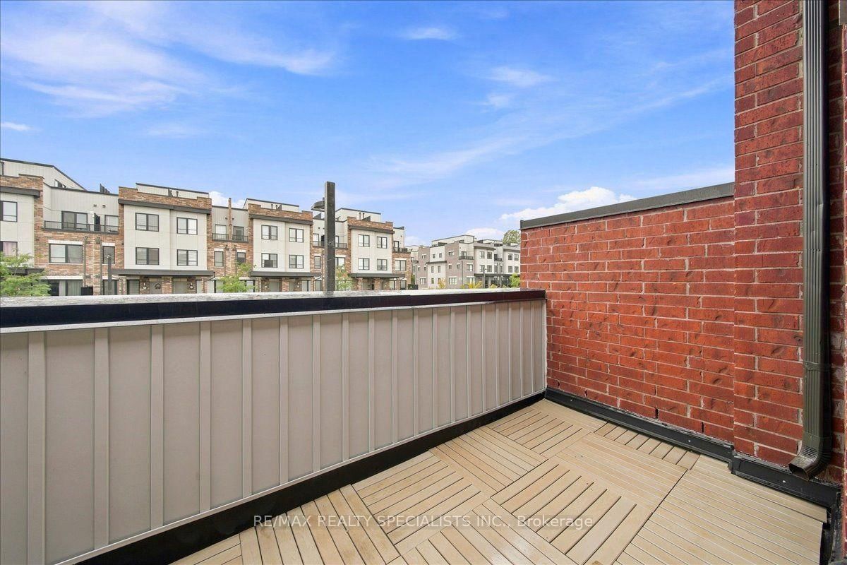 220 Dissette Street • #13 • Bradford West Gwillimbury, ON photo 26
