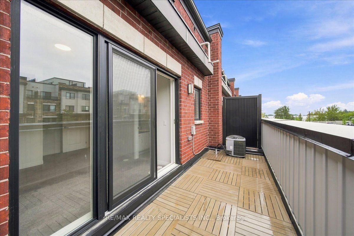 220 Dissette Street • #13 • Bradford West Gwillimbury, ON photo 27