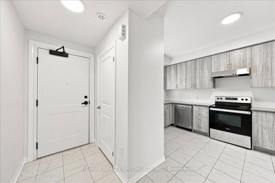 220 Dissette Street • #13 • Bradford West Gwillimbury, ON photo 4