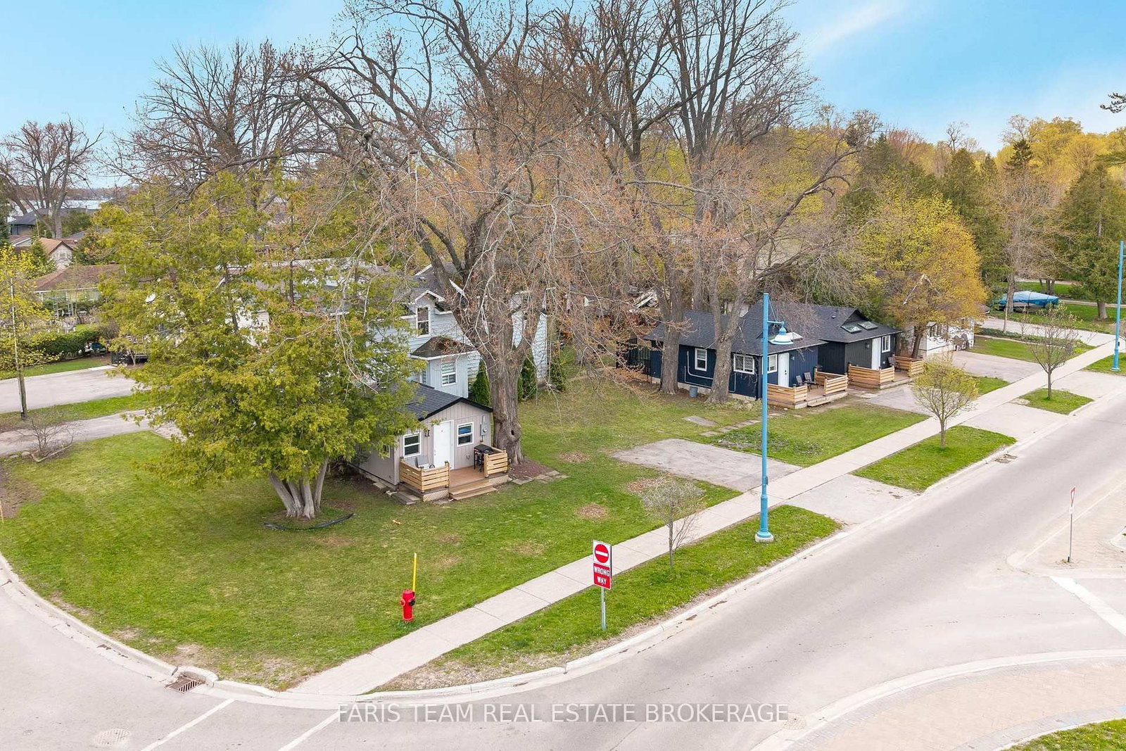 687 Innisfil Beach Road photo 3