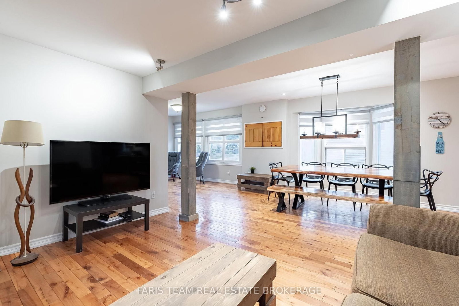687 Innisfil Beach Road • Innisfil, ON photo 11