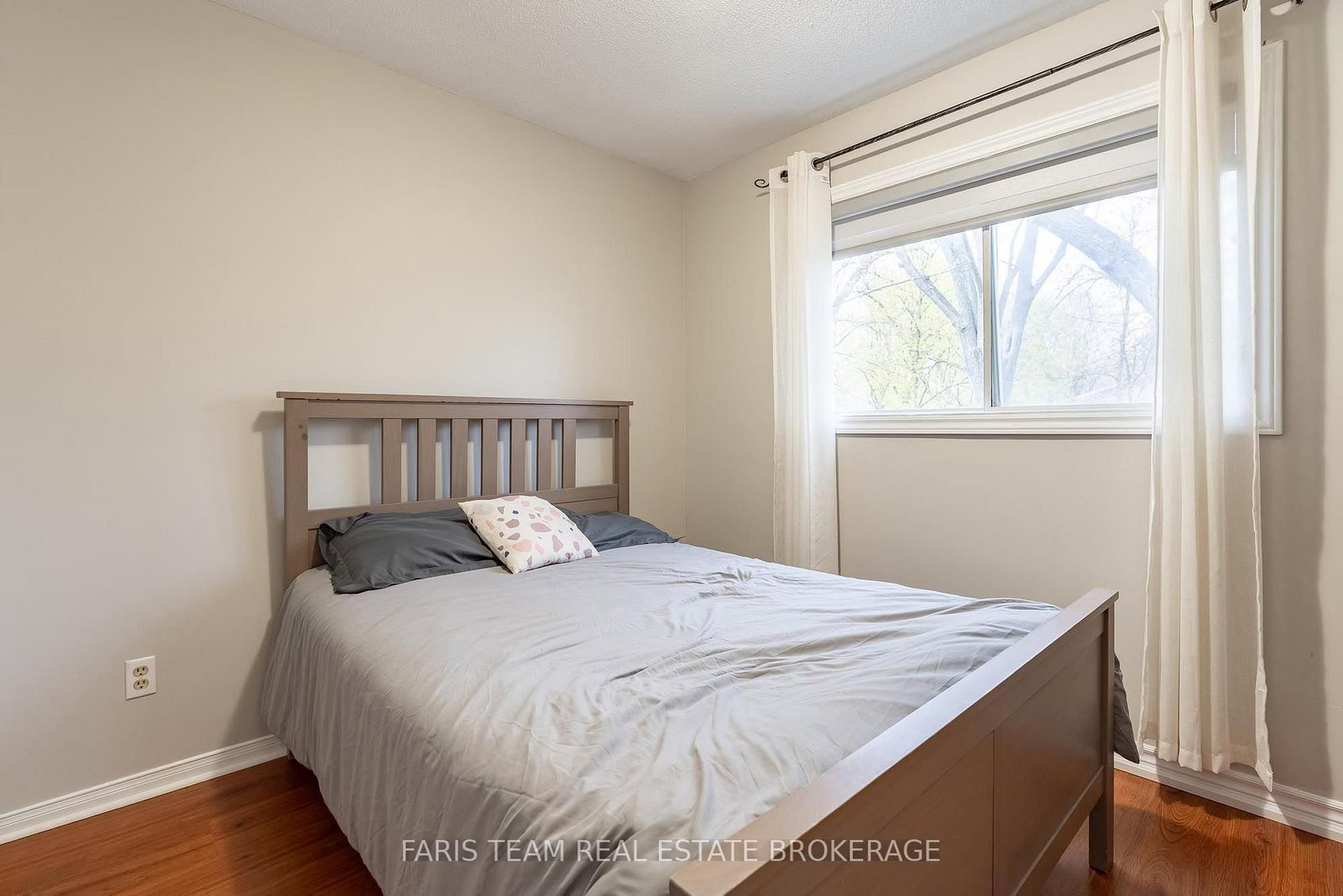 687 Innisfil Beach Road • Innisfil, ON photo 17