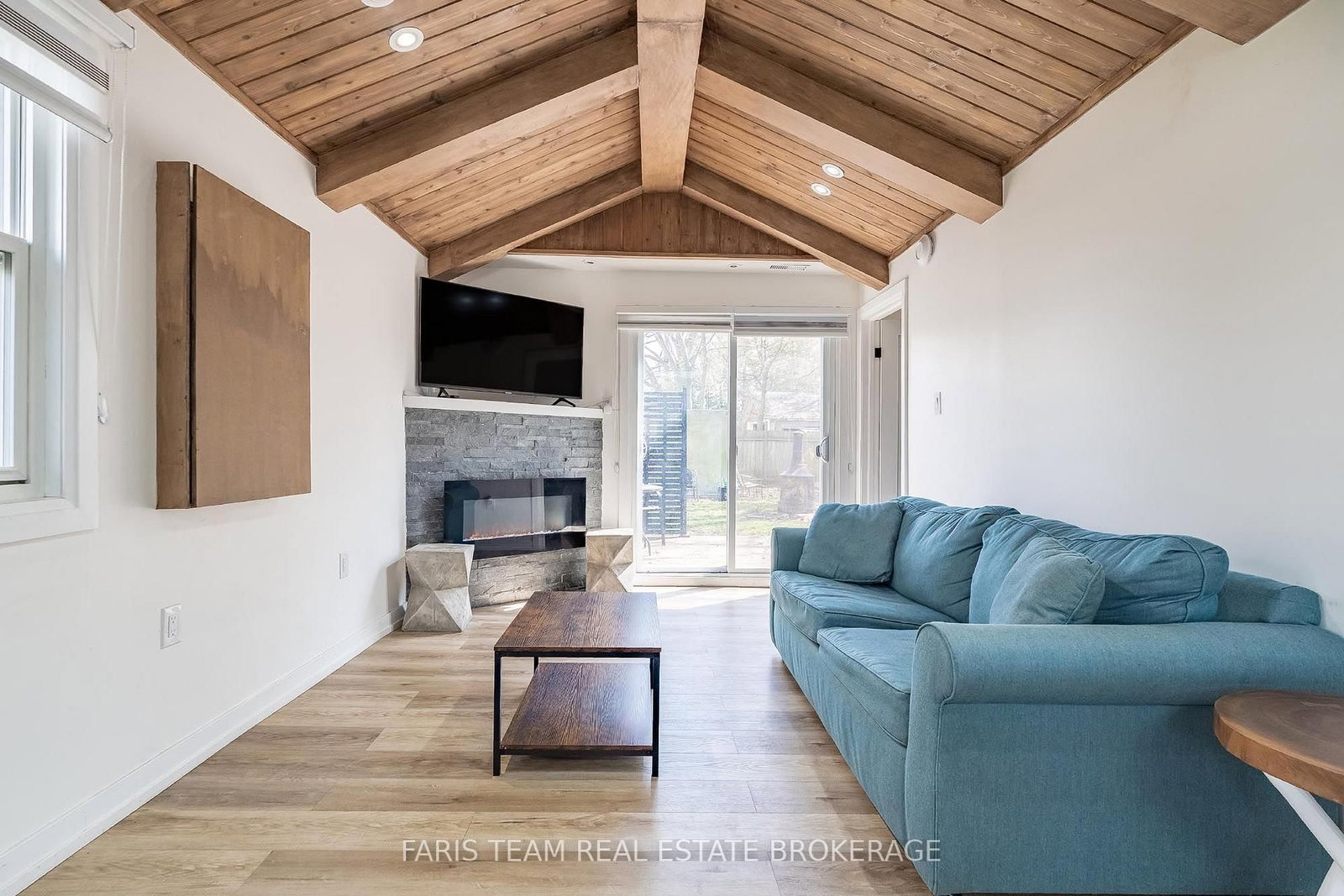 687 Innisfil Beach Road • Innisfil, ON photo 32