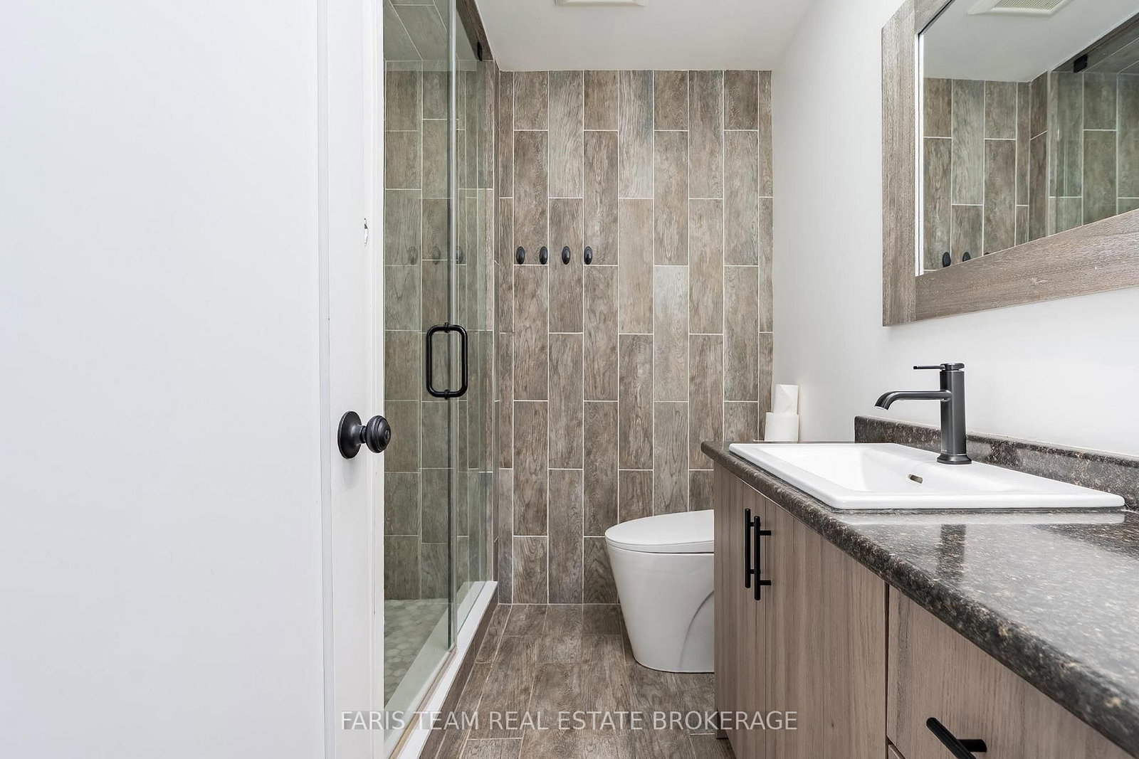 687 Innisfil Beach Road • Innisfil, ON photo 36