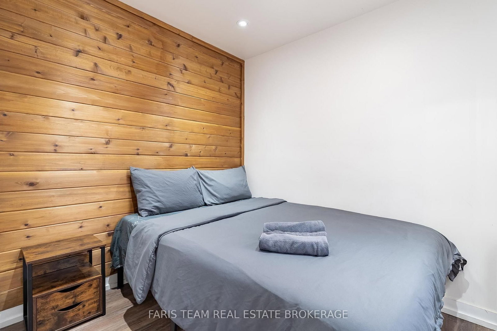 687 Innisfil Beach Road • Innisfil, ON photo 42