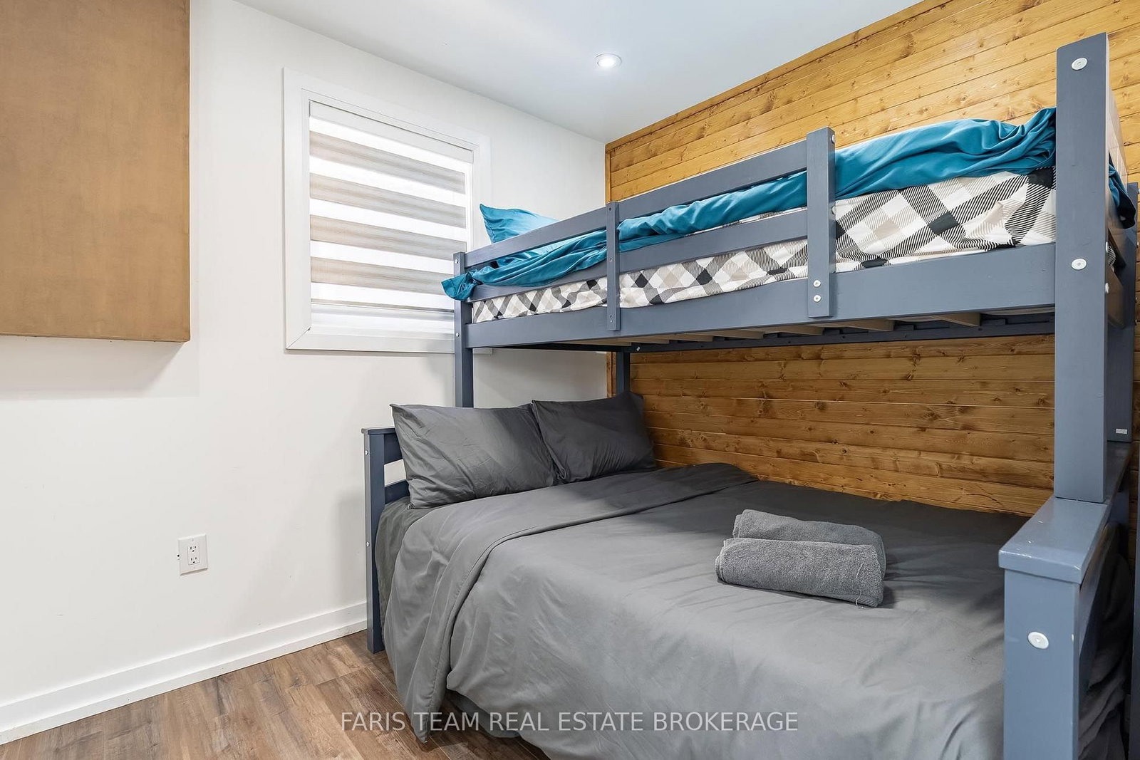 687 Innisfil Beach Road • Innisfil, ON photo 43