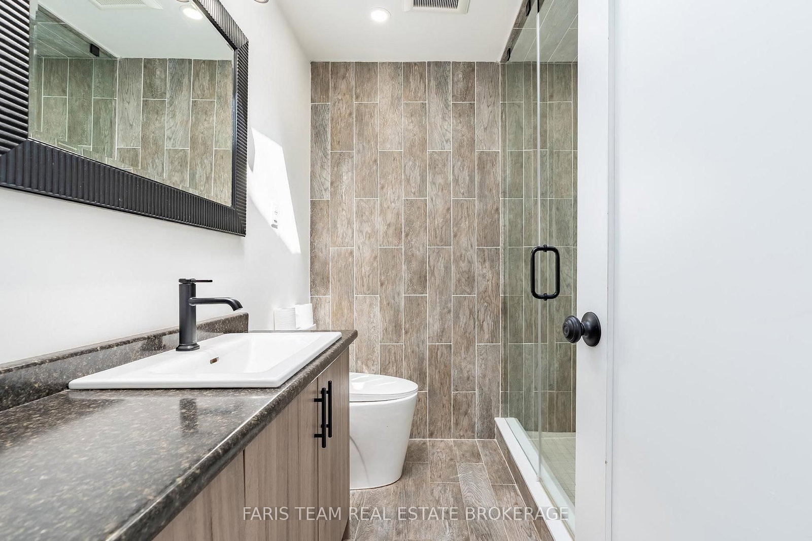 687 Innisfil Beach Road • Innisfil, ON photo 44