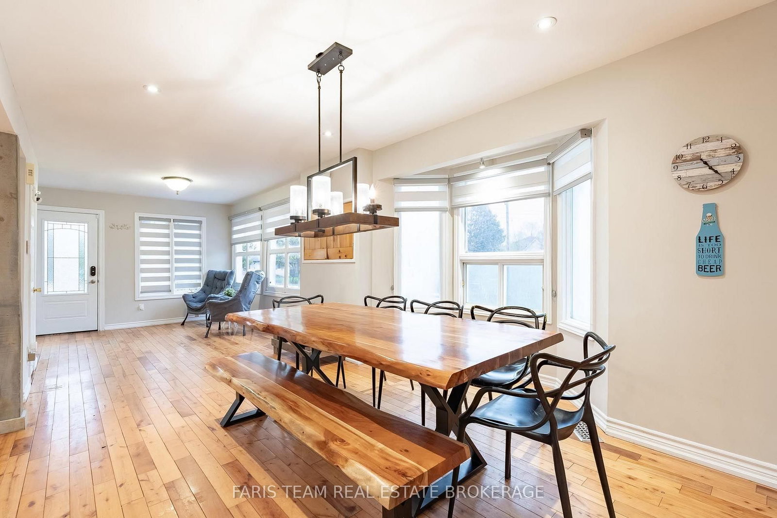 687 Innisfil Beach Road • Innisfil, ON photo 9