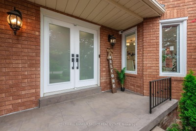 154 Conti Crescent • Vaughan, ON photo 4