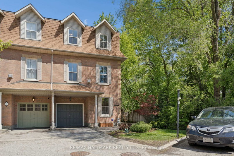 13 E J Lennox Way
