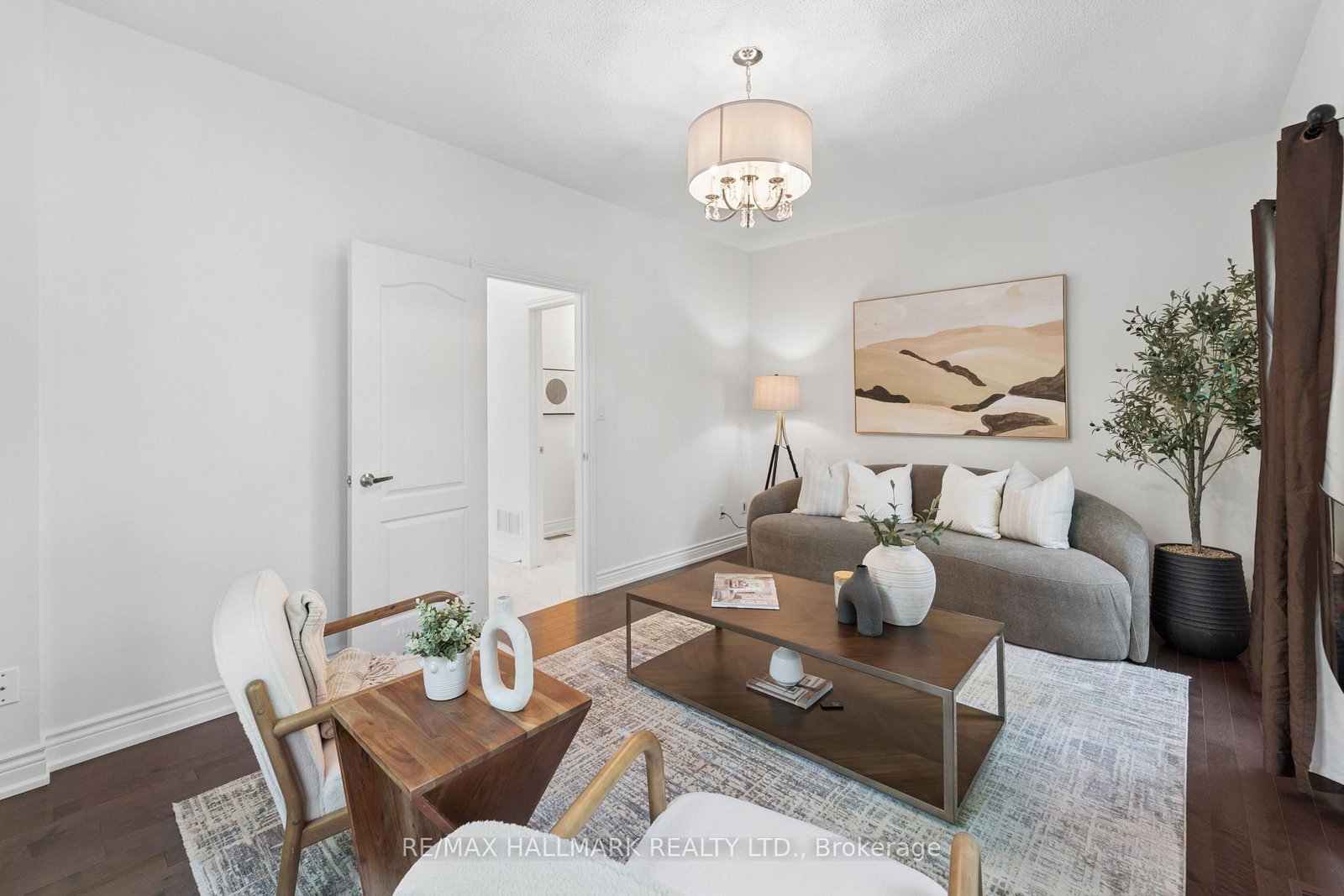 13 E J Lennox Way • Markham, ON photo 9