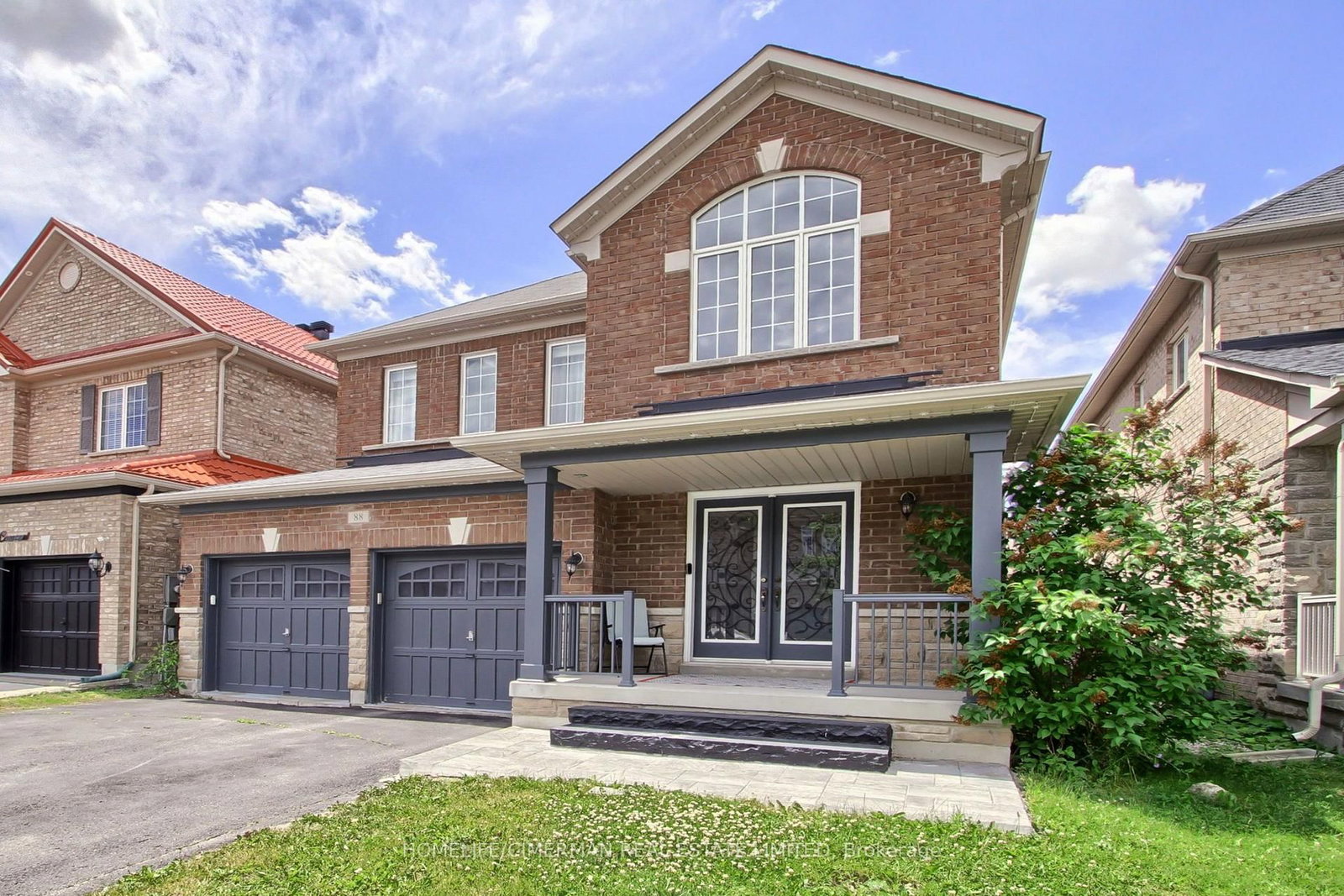 88 Chelsea Crescent • Bradford West Gwillimbury, ON photo 2
