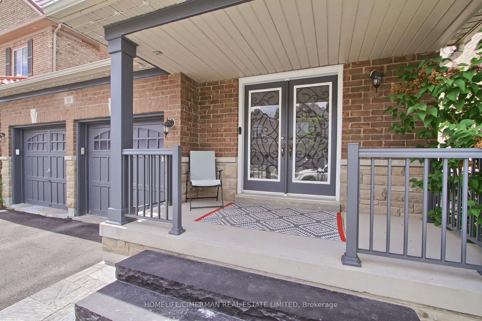 88 Chelsea Crescent • Bradford West Gwillimbury, ON photo 3