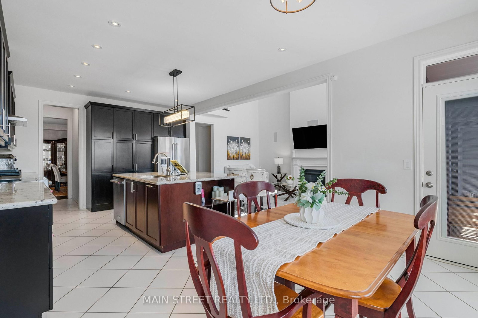 71 Vivian Creek Road • East Gwillimbury, ON photo 9