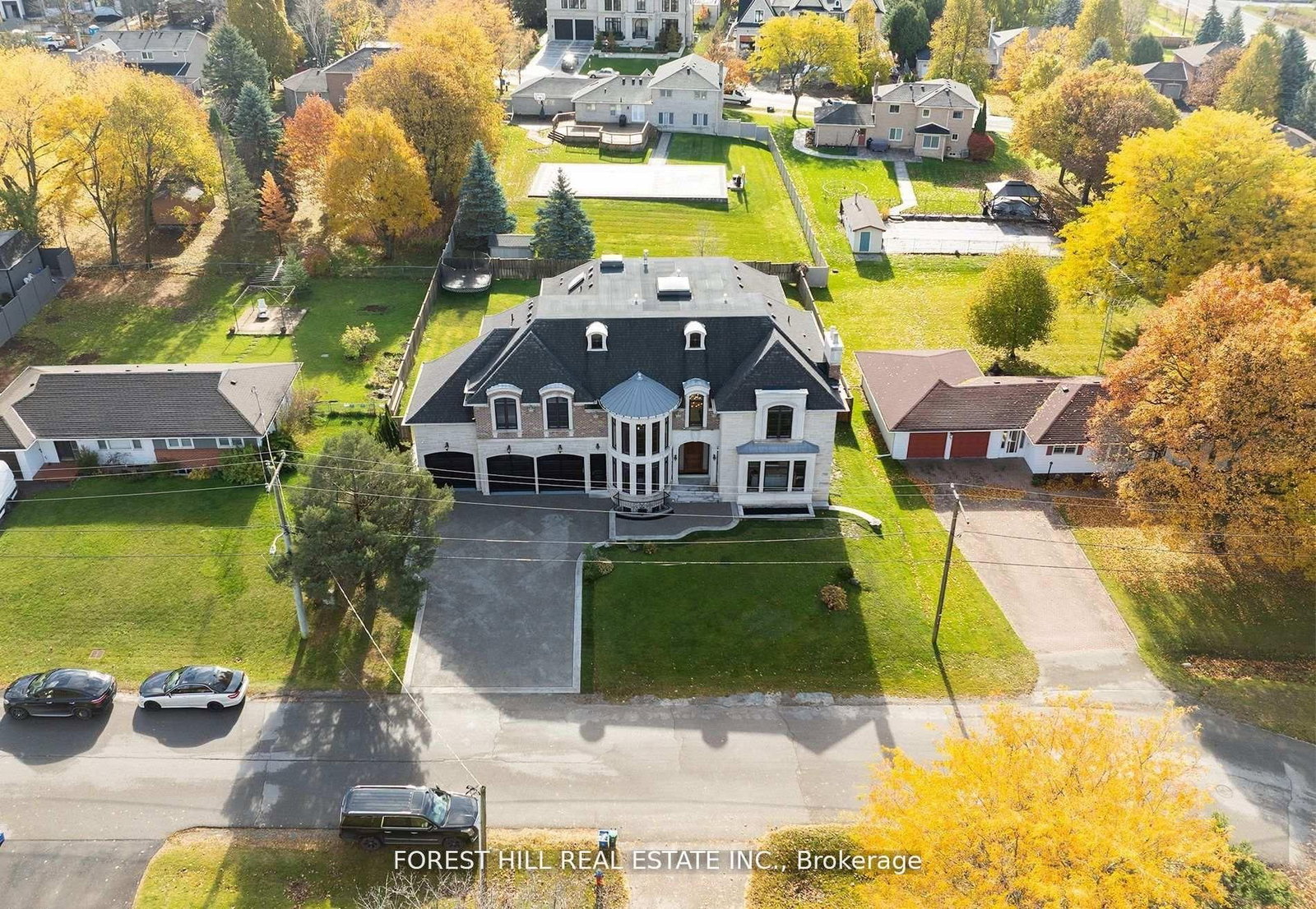 39 Patricia Drive E • King, ON photo 1