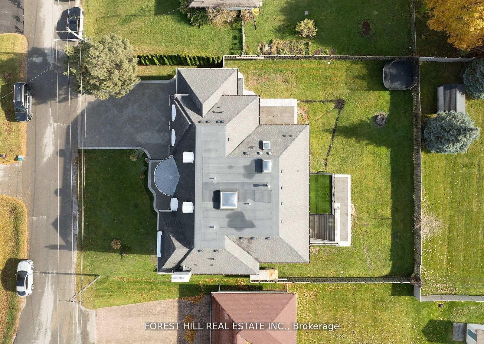 39 Patricia Drive E • King, ON photo 4