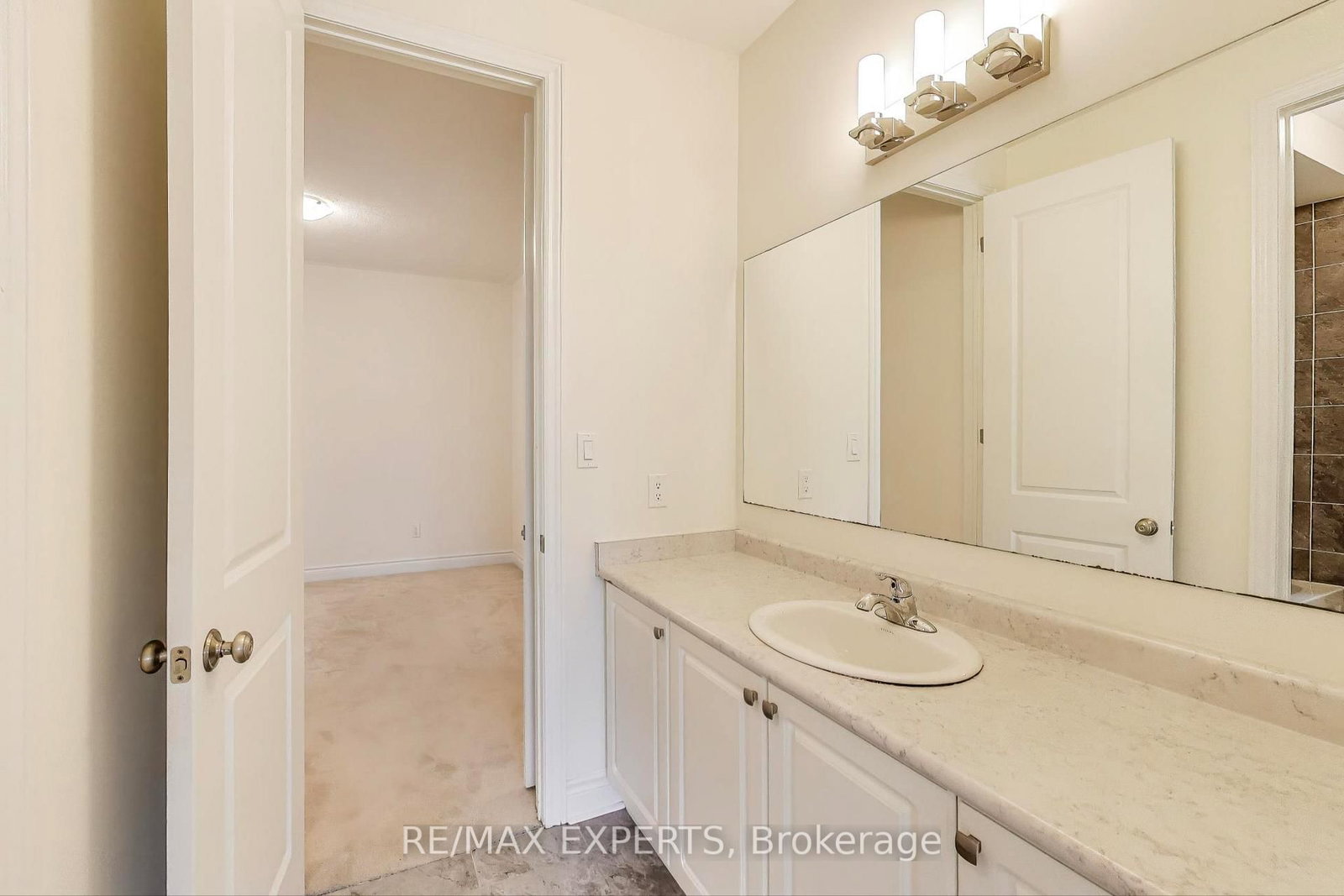 216 Butternut Ridge Trail • Aurora, ON photo 36