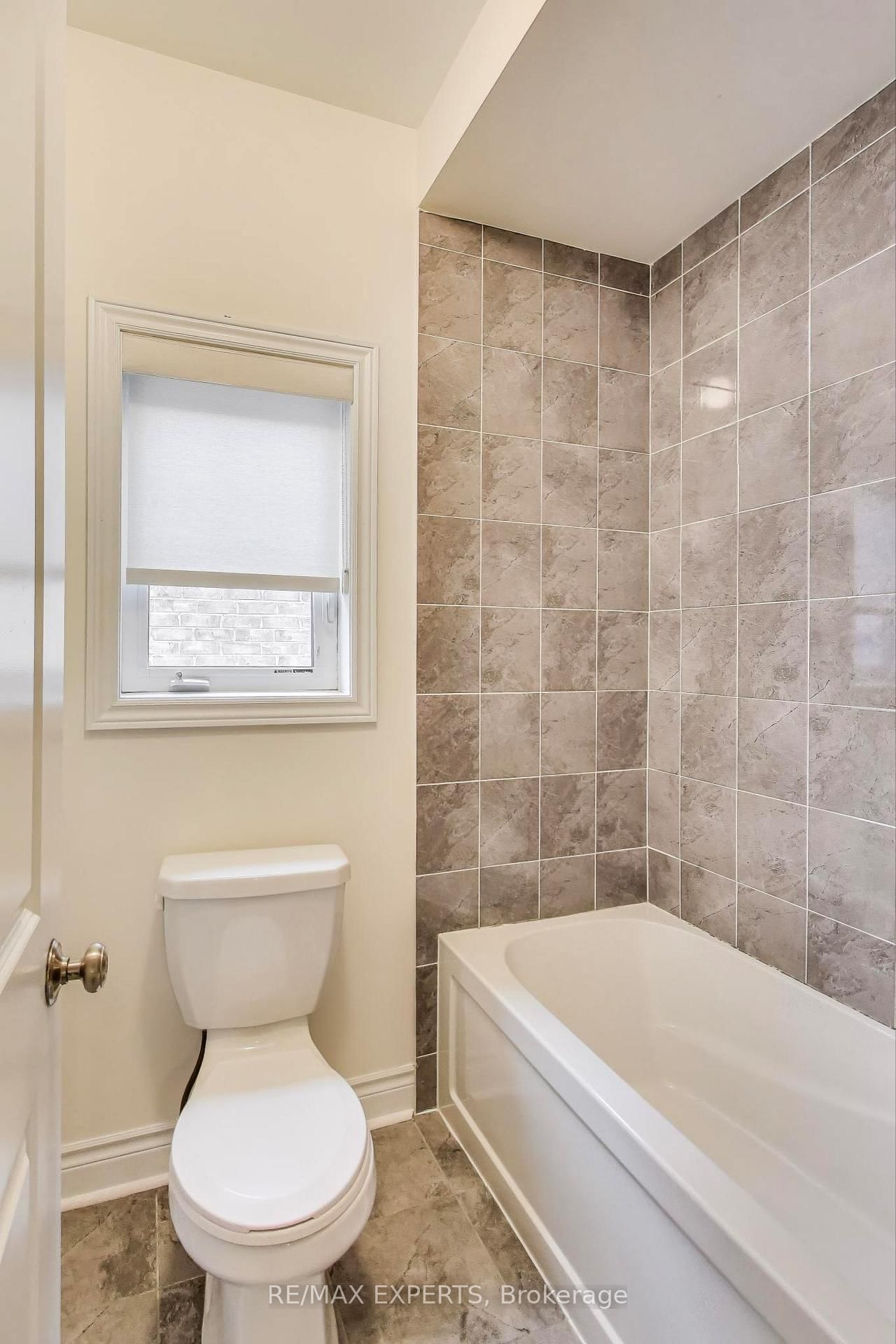 216 Butternut Ridge Trail • Aurora, ON photo 38