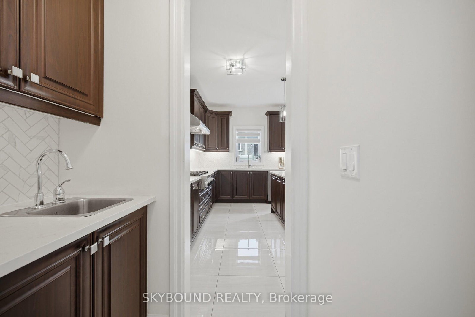 14 Goodwin Court • East Gwillimbury, ON photo 11
