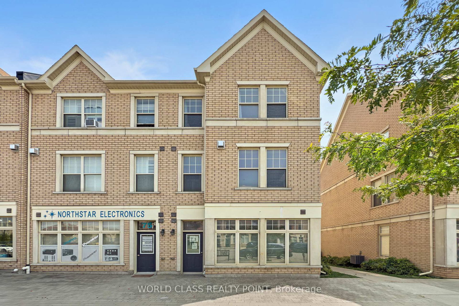 73 Cathedral High Street • Markham, ON photo 1