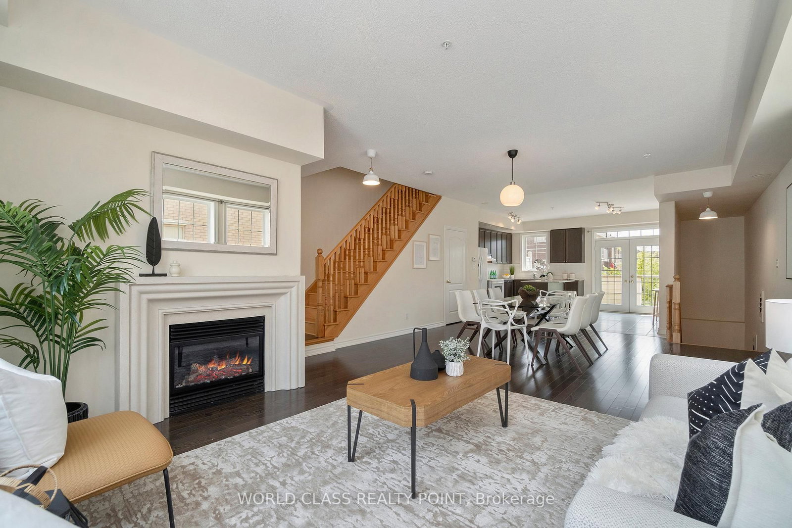 73 Cathedral High Street • Markham, ON photo 11