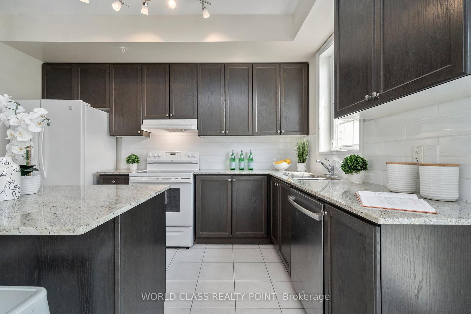 73 Cathedral High Street • Markham, ON photo 15