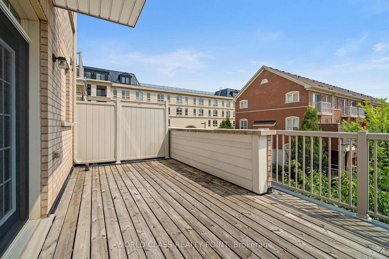 73 Cathedral High Street • Markham, ON photo 17
