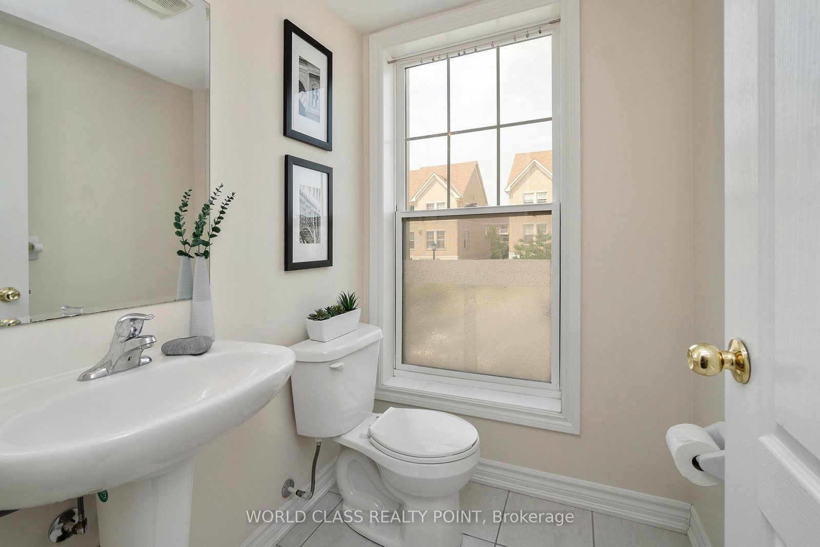 73 Cathedral High Street • Markham, ON photo 18