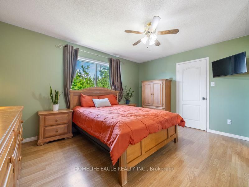 479 Heddle Crescent • Newmarket, ON photo 14