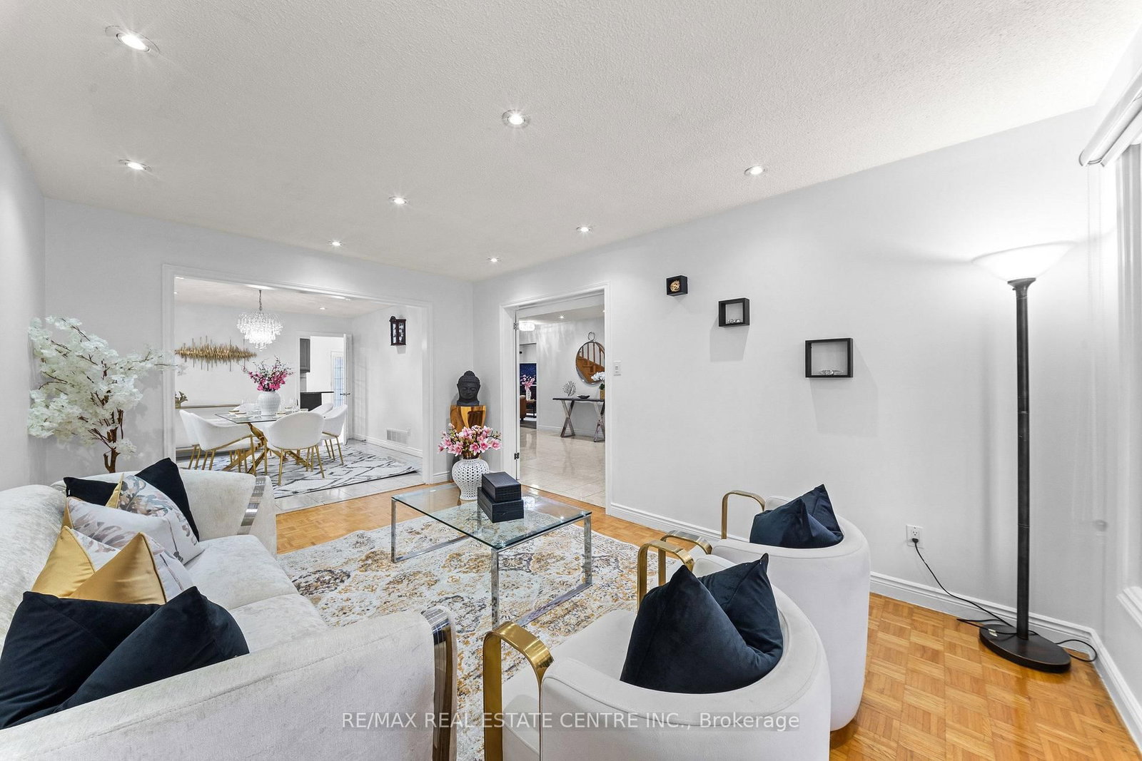 2 Hollyburn Court • Vaughan, ON photo 10